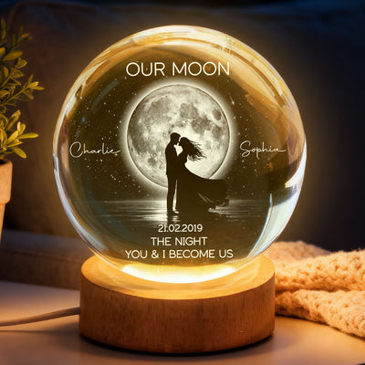 Couple Kissing Under the Moonlight, Custom Moon Phase by Date - Personalized Crystal Ball LED Night Light - Sentimental Gift for Her, for Him